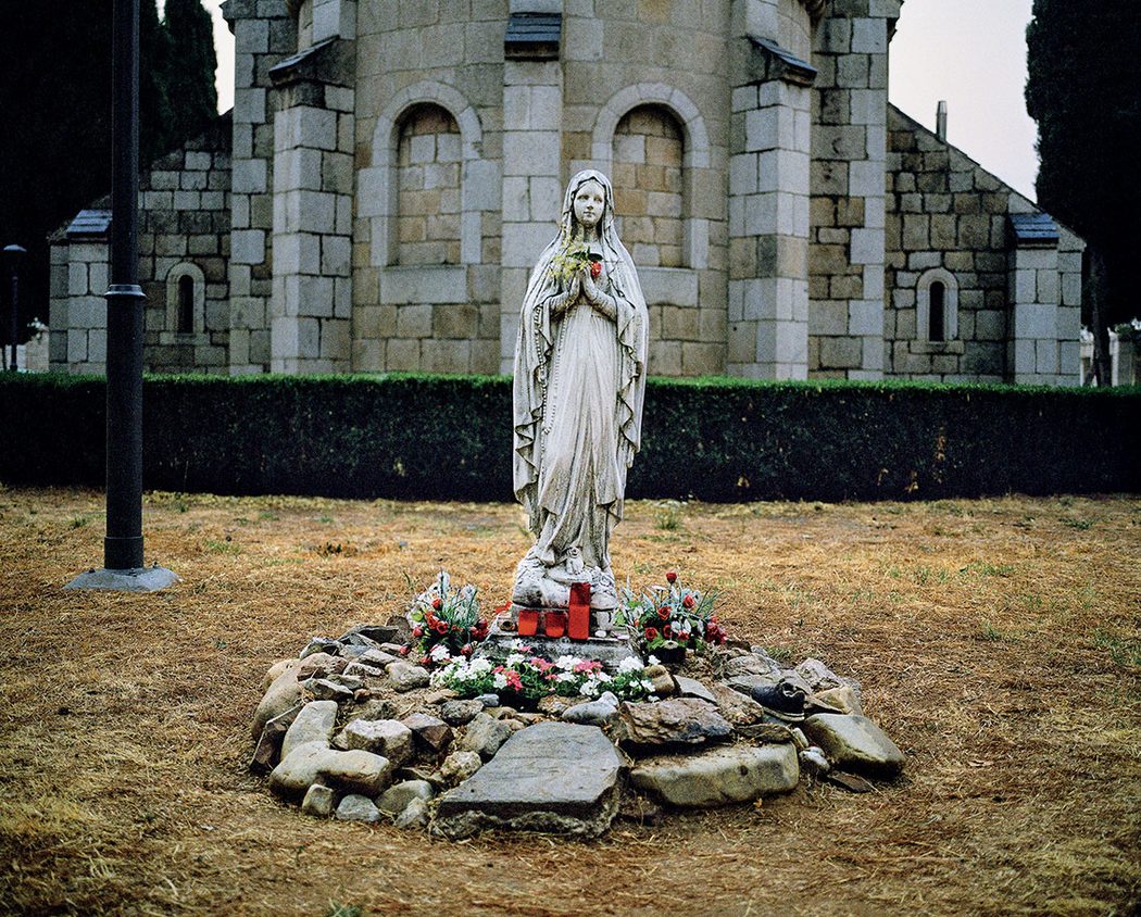 Sanctuaire fleuri de la Vierge