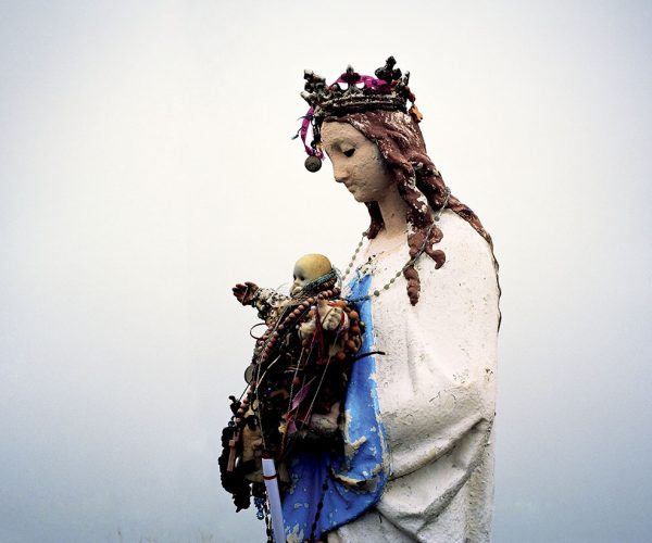 Les chemins de Saint Jacques de Compostelle partent de toutes l 'Europe mais les pèlerins viennent du monde entier pour le faire Chaque année...