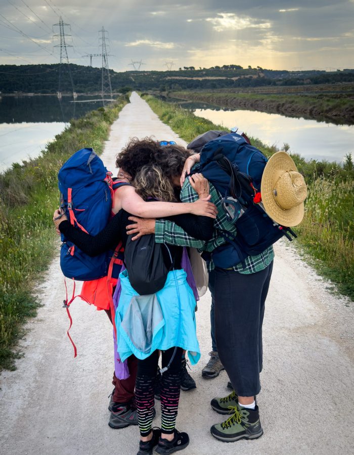 marche initiatique entre femme nature