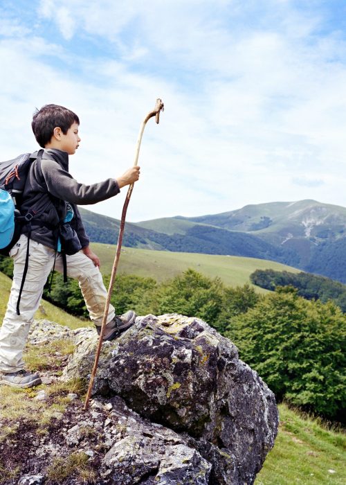 France, Pyrennees, 2013/06/20. Of French-Peruvian origin by her mother, Santiago, 7 years, has to carry out a rite of passage to become a little man. H decides to walk until Compostelle. Céline, her mother, photographer, will accompany him in this outstanding adventure. This photographic subject redraws this initiatory path begun on June 22nd, 2014 and during 42 days of walking. Photo by Céline Anaya Gautier / Hans Lucas.
France, Pyrennees, 2013/06/20. D’origine franco-péruvienne par sa mère, Santiago, 7 ans, doit accomplir un rituel de passage pour devenir un petit homme. Il décide demarcher jusqu’à Compostelle. Céline, sa mère, photographe, l’accompagnera dans cette aventure hors du commun.Ce sujet photographique retrace ce chemin initiatique débuté le 22 Juin 2014 et pendant 42 jours de marche. Photographie de Céline Anaya Gautier / Hans Lucas.